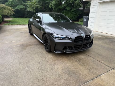Used 2021 BMW M4 Coupe w/ M Carbon Exterior Package RWD image 2