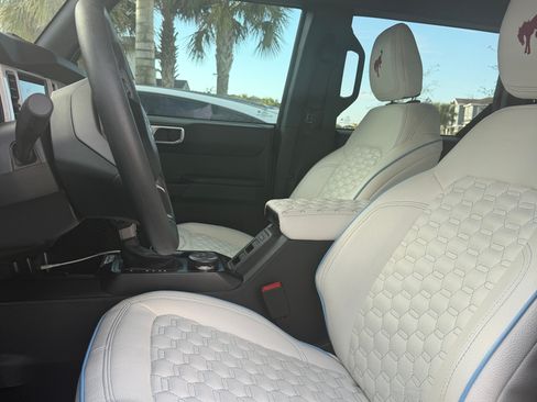 Used 2025 Ford Bronco 4-Door image 2