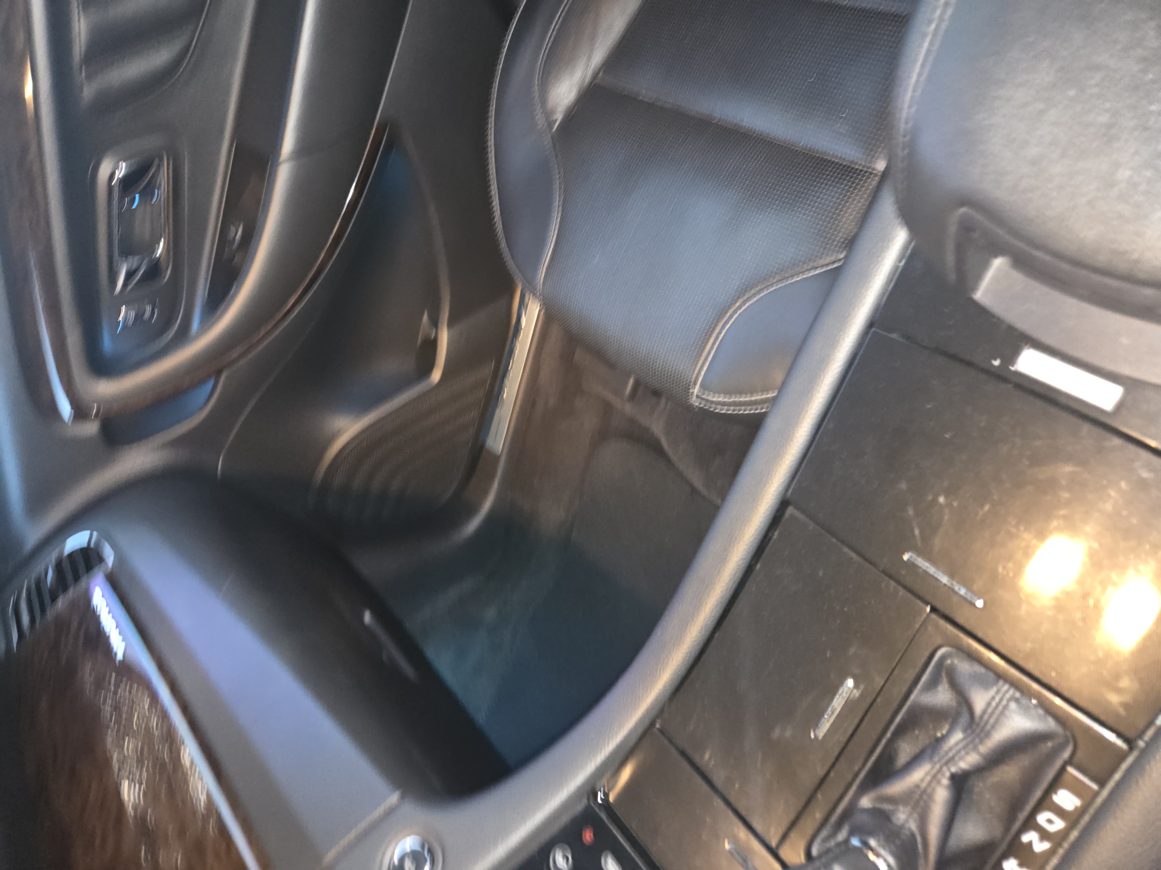 Used 2017 Ford Taurus Limited FWD image 8