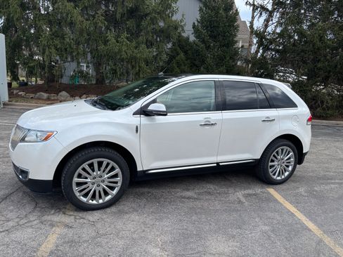 Used 2014 Lincoln MKX AWD w/ Equipment Group 102A image 1