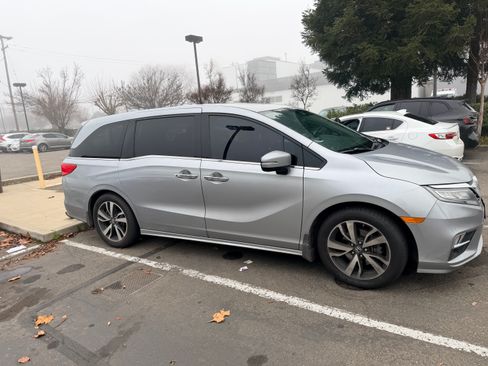 Used 2018 Honda Odyssey Elite image 9