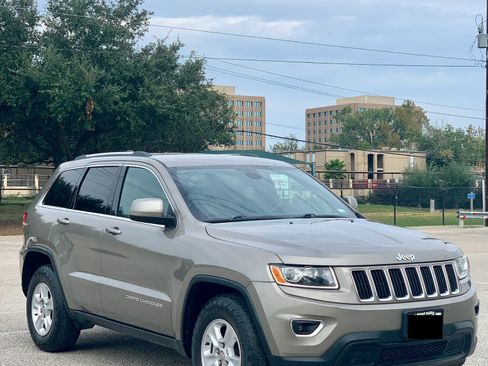 Used 2016 Jeep Grand Cherokee Laredo w/ Quick Order Package 23E image 12