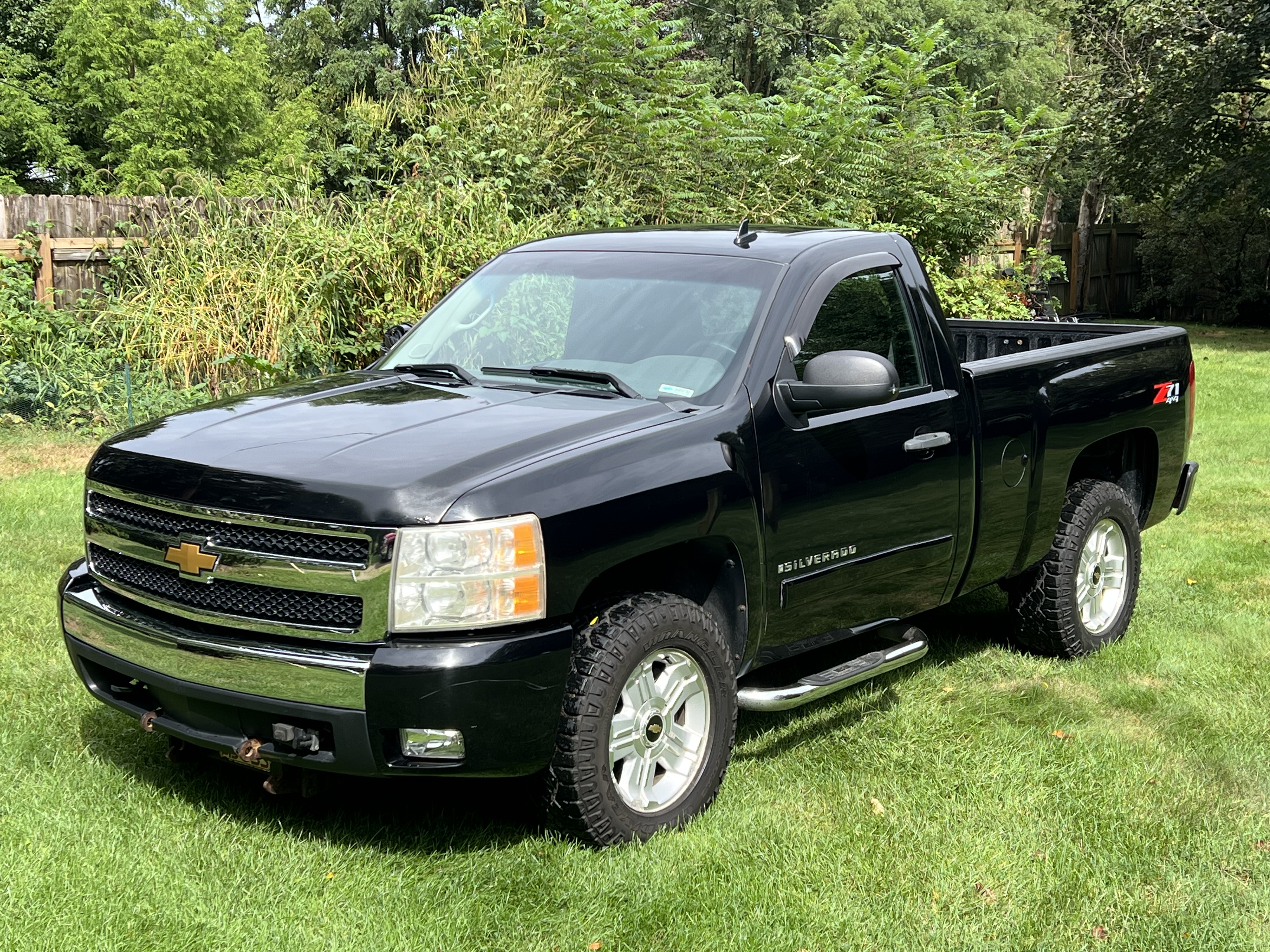 Used 2008 Chevrolet Silverado 1500 LT w/ Suspension Package, Off-Road AWD/4WD image 2