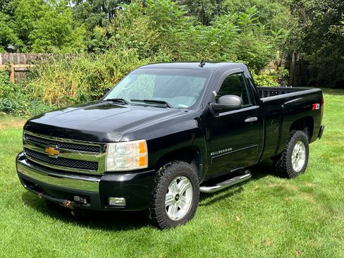 Used 2008 Chevrolet Silverado 1500 LT w/ Suspension Package, Off-Road AWD/4WD image 1