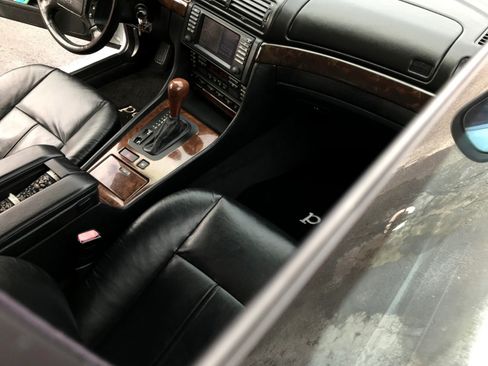 Used 2000 BMW 750iL image 8