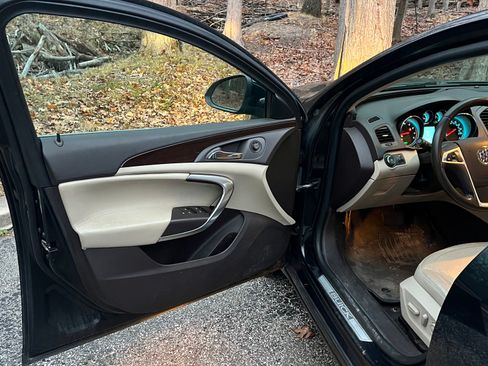 Used 2011 Buick Regal CXL Turbo w/ TO2 Preferred Equipment Group image 8