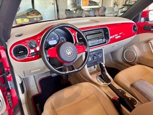 Used 2013 Volkswagen Beetle 2.5 FWD image 11