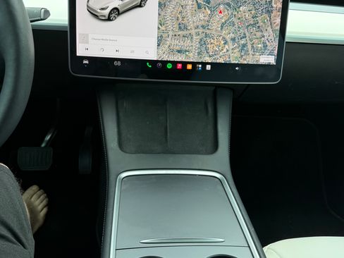 Used 2022 Tesla Model Y Long Range AWD/4WD image 16