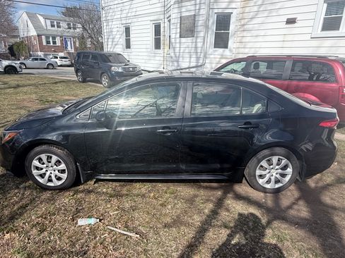 Used 2022 Toyota Corolla LE image 12