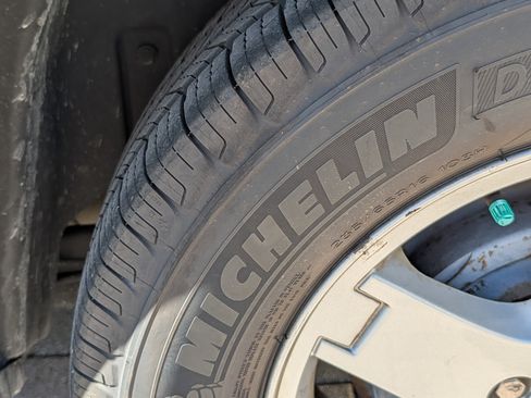 Used 2006 Pontiac Torrent 2WD w/ Preferred Package image 23