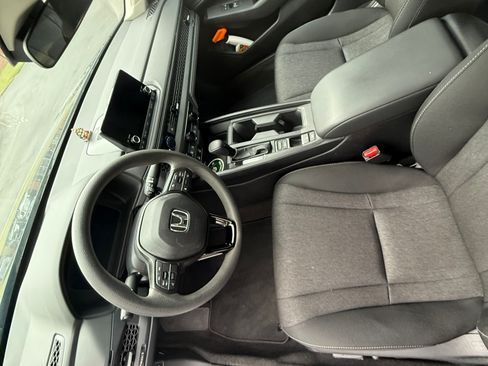Used 2024 Honda Accord EX image 10