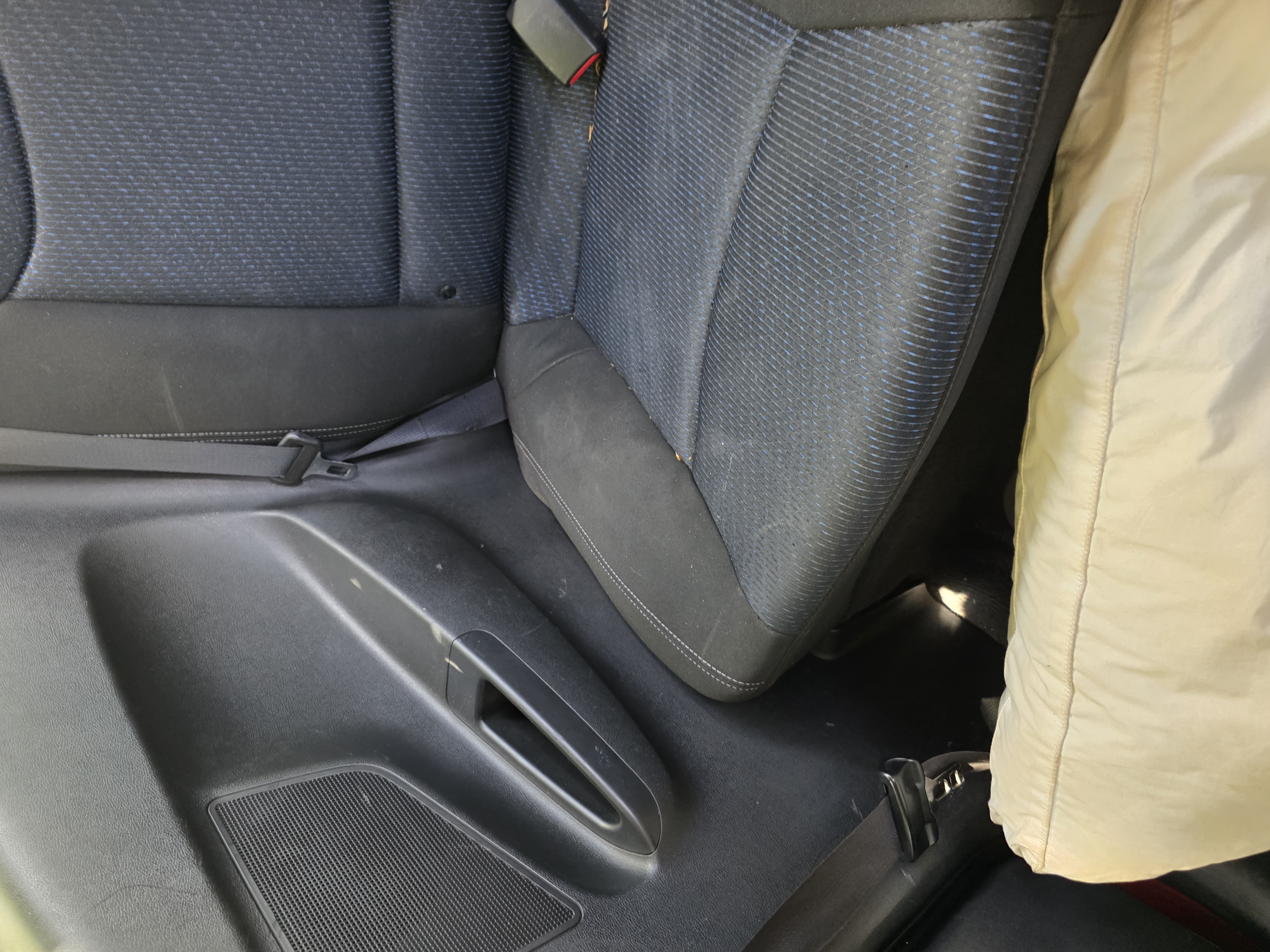 Used 2013 Hyundai Elantra FWD image 17
