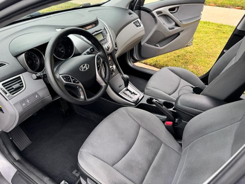 Used 2013 Hyundai Elantra GLS w/ Preferred Pkg FWD image 12