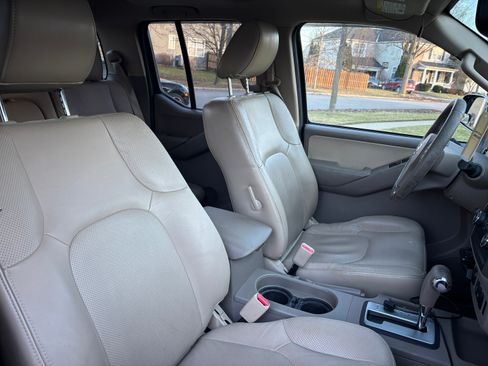 Used 2012 Nissan Frontier SL w/ Moonroof Pkg image 14