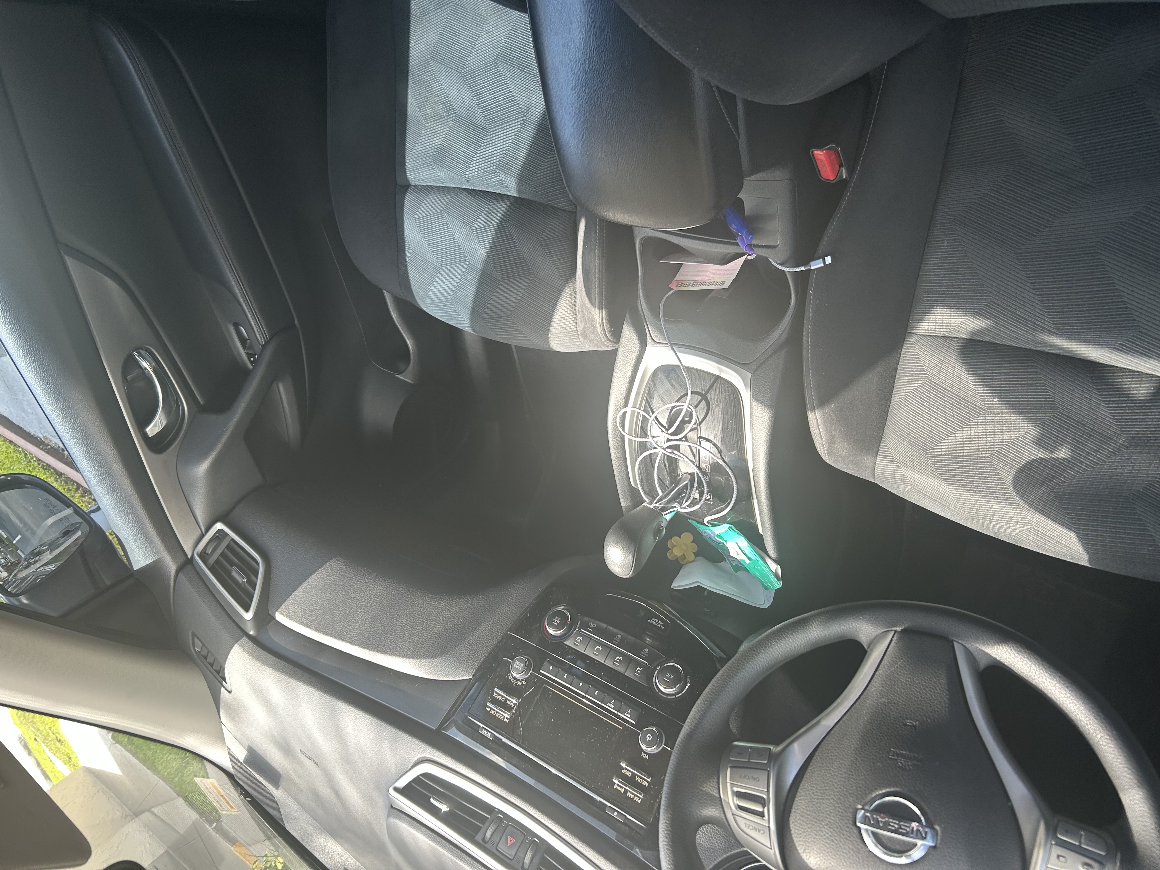 Used 2016 Nissan Rogue S FWD image 6