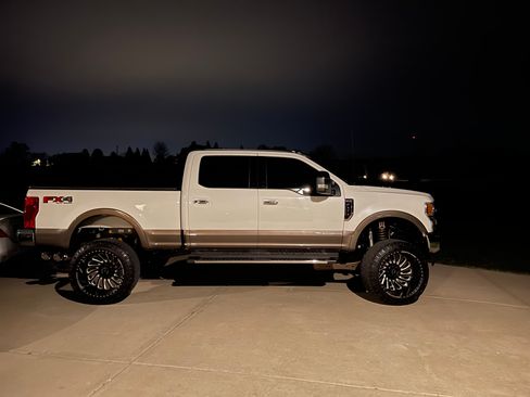 Used 2020 Ford F250 Lariat w/ Lariat Ultimate Package image 2