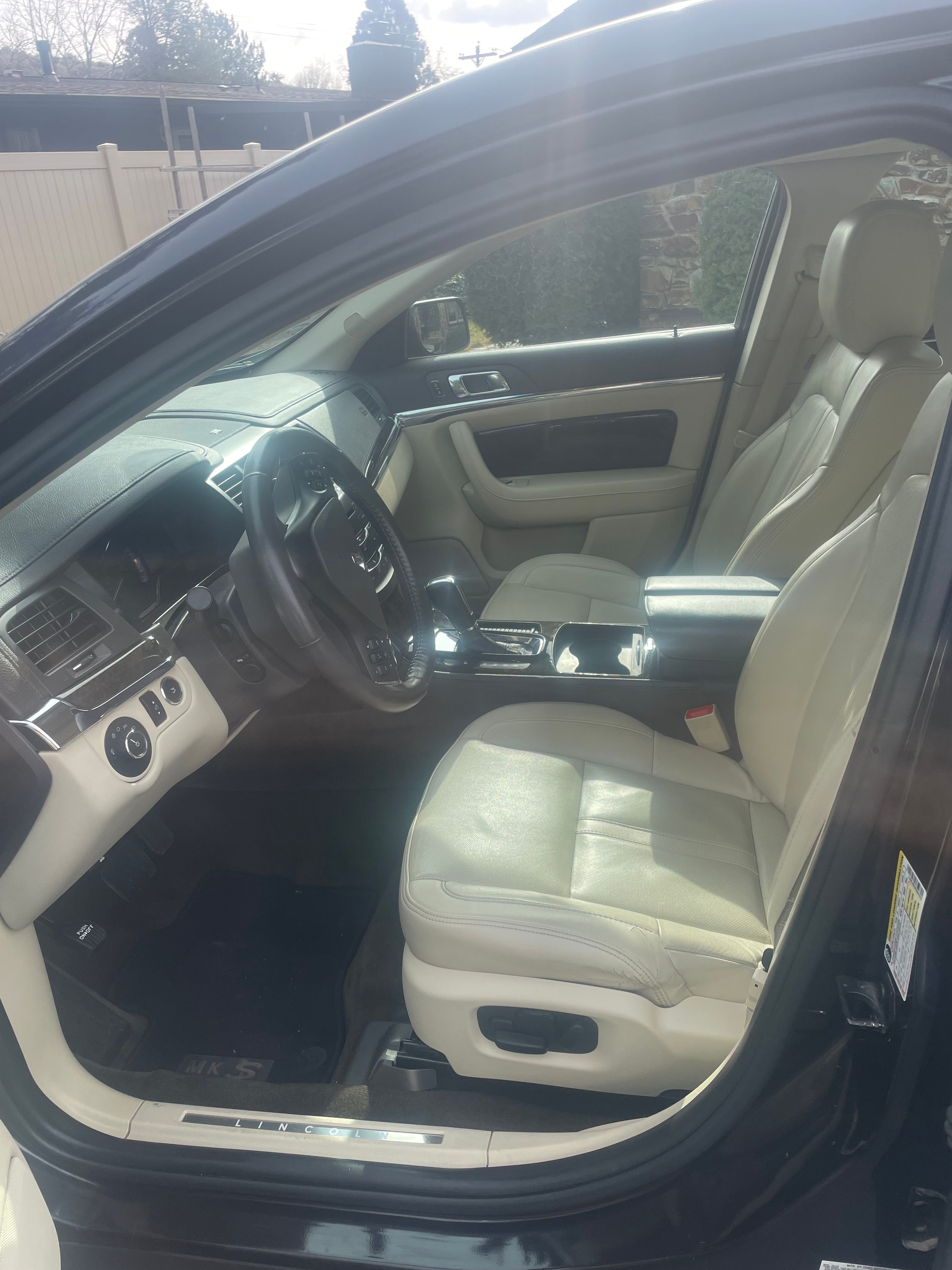 Used 2014 Lincoln MKS AWD w/ Equipment Group 101A image 10