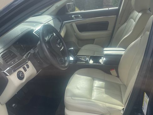 Used 2014 Lincoln MKS AWD w/ Equipment Group 101A image 10