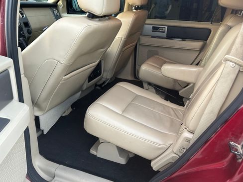 Used 2017 Ford Expedition XLT w/ Equipment Group 201A image 8