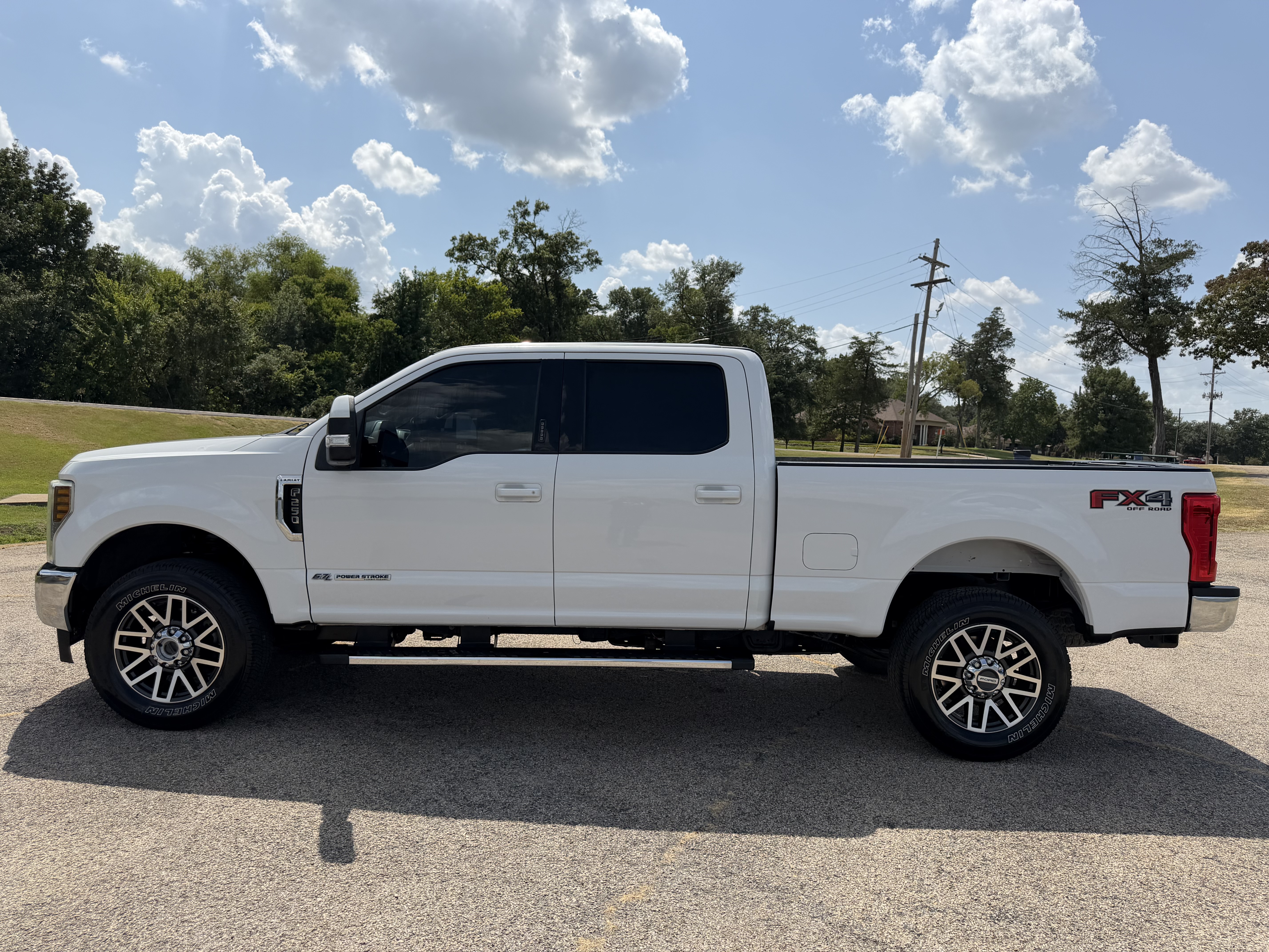 Used 2019 Ford F250 Lariat w/ Lariat Value Package AWD/4WD image 8