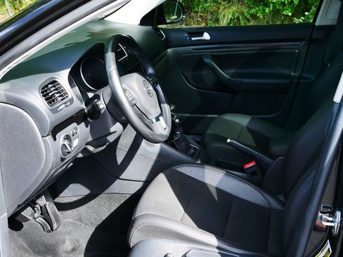 Used 2014 Volkswagen Jetta TDI FWD image 16