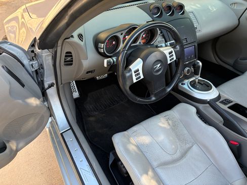 Used 2006 Nissan 350Z Touring image 18