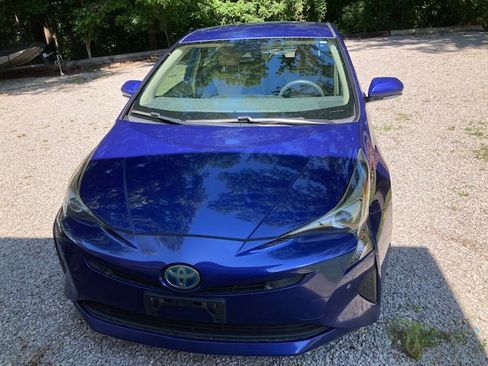 Used 2017 Toyota Prius Two w/ Prius Two Safety Plus Package FWD image 13