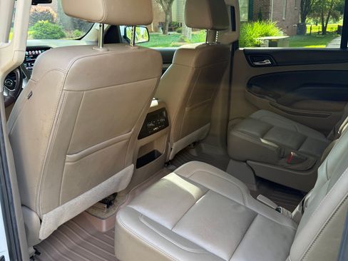 Used 2016 Chevrolet Suburban LT image 11