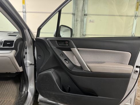 Used 2018 Subaru Forester 2.5i Premium AWD/4WD image 17