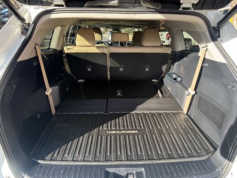 Used 2022 Toyota Highlander XLE image 15