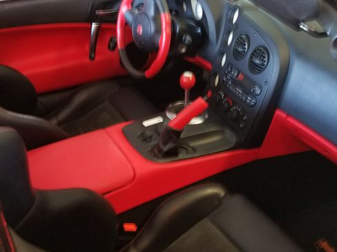 Used 2004 Dodge Viper SRT-10 image 4