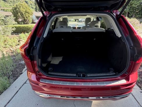 Used 2023 Volvo XC60 B5 Plus w/ Climate Package image 6