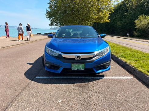 Used 2017 Honda Civic EX-T image 2
