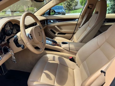 Used 2012 Porsche Panamera 4 image 8