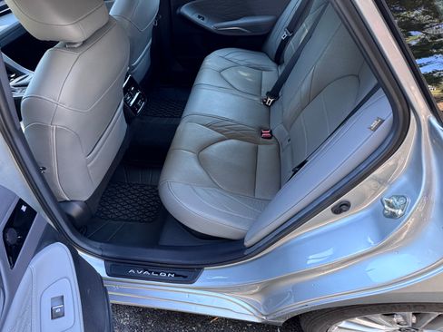 Used 2021 Toyota Avalon Limited w/ Advanced Safety Package image 13