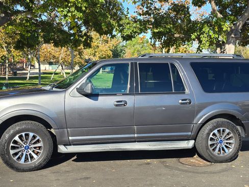 Used 2015 Ford Expedition EL XLT w/ Equipment Group 202A image 2