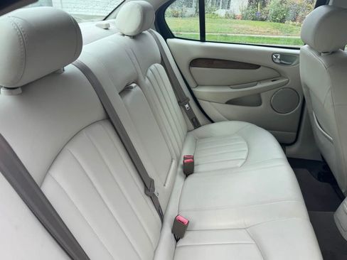 Used 2003 Jaguar X-TYPE 2.5 image 12