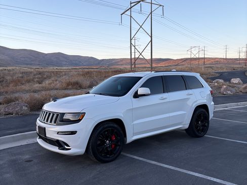 Used 2015 Jeep Grand Cherokee SRT w/ Trailer Tow Group IV image 9