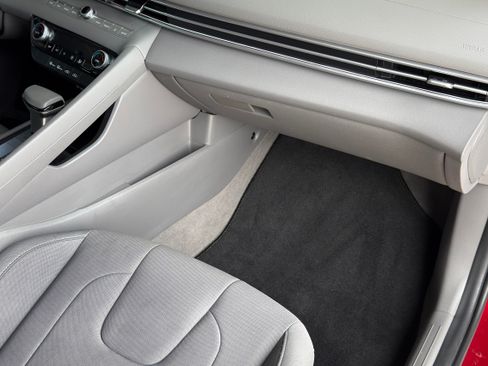 Used 2024 Hyundai Elantra SEL image 12