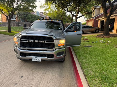 Used 2020 RAM 3500 Tradesman w/ Chrome Appearance Group AWD/4WD image 1