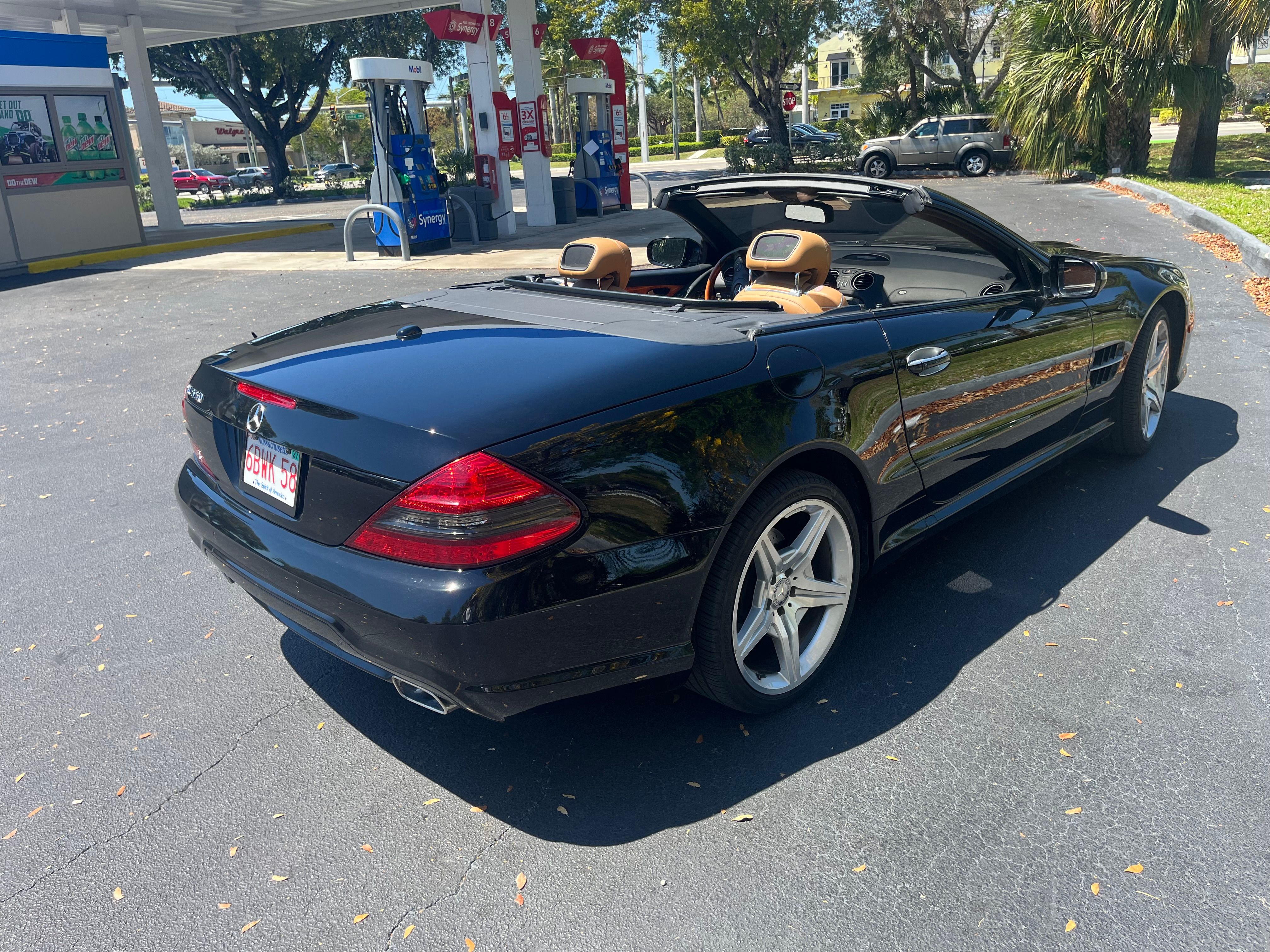 Used 2012 Mercedes-Benz SL 550 image 6