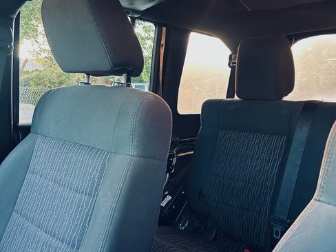 Used 2012 Jeep Wrangler Unlimited Sahara image 6