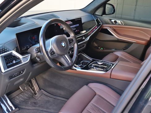 Used 2023 BMW X7 M60i w/ Executive Package image 9