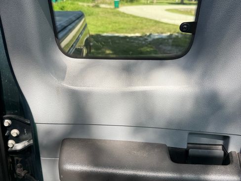 Used 2011 Ford F250 XLT w/ XLT Interior Pkg AWD/4WD image 15