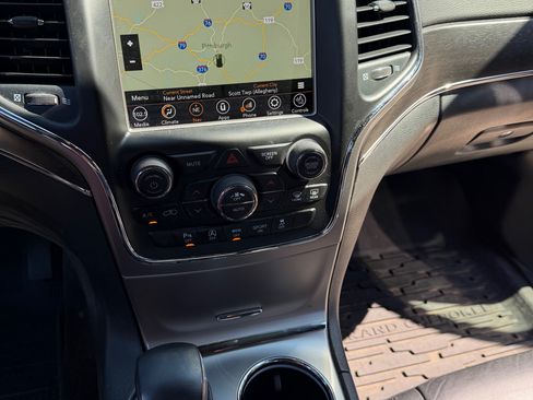 Used 2018 Jeep Grand Cherokee Limited AWD/4WD image 22