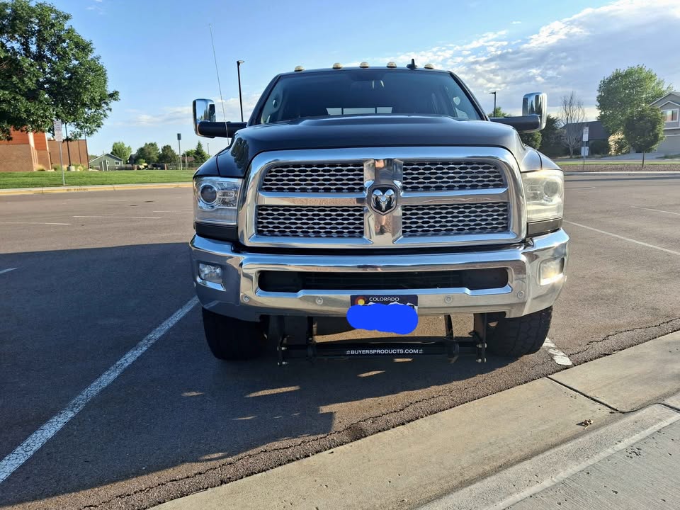 Used 2017 RAM 3500 Laramie w/ Snow Chief Group AWD/4WD image 2
