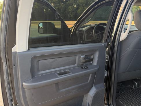 Used 2012 RAM 2500 ST w/ Chrome Appearance Group AWD/4WD image 15