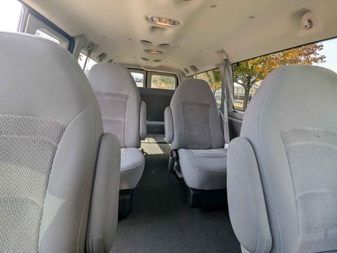 Used 2006 Ford E-150 and Econoline 150 Wagon image 4