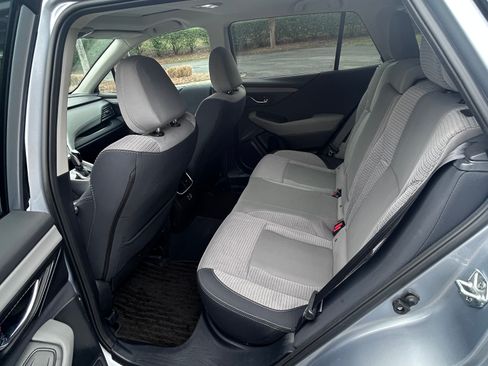 Used 2023 Subaru Outback Premium image 9