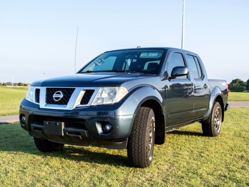 Used 2019 Nissan Frontier PRO-4X AWD/4WD image 5